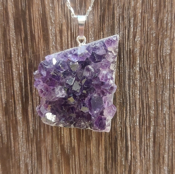 Gorgeous Amethyst Pendant Necklace - Picture 2 of 3